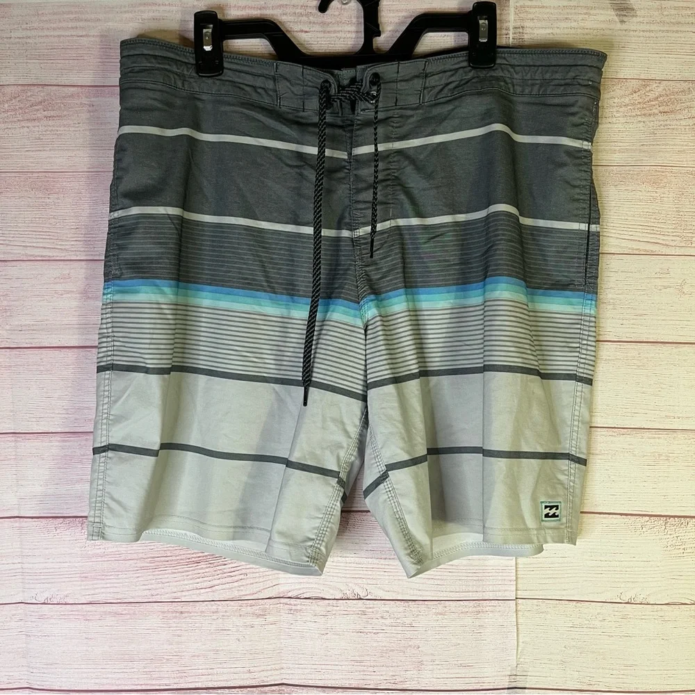Billabong Lo Tides Spinner Board‎ Shorts  Size 36